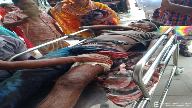 কাজিপুরে রাস্তা সংস্কারের হিসাব চাওয়াকে কেন্দ্র করে সংঘর্ষ, ছুরিকাঘাতে আহত ১...