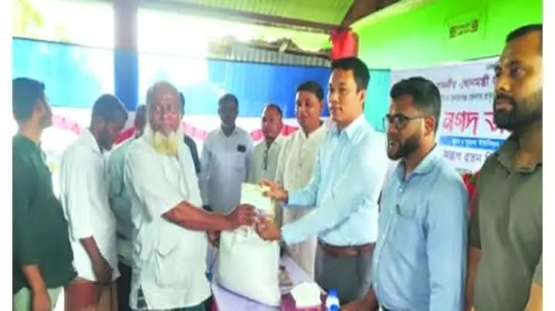 দোয়ারাবাজারে দ্বিতীয় দফায় প্রধানমন্ত্রীর মানবিক সহায়তা বিতরণ...